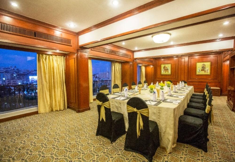 Taj Banjara Hotel Hyderabad Exterior foto The Royal Suite