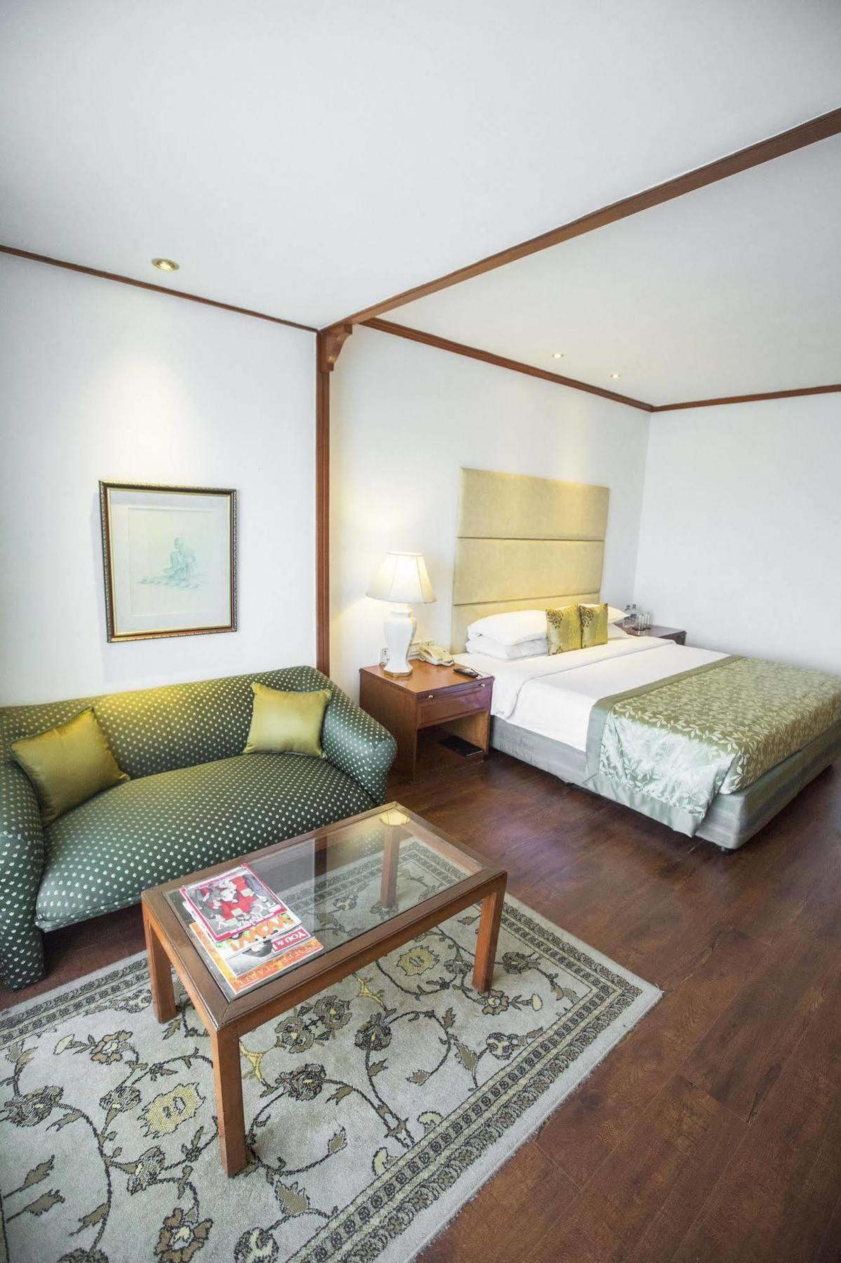 Taj Banjara Hotel Hyderabad Exterior foto A room at the Taj Bengal